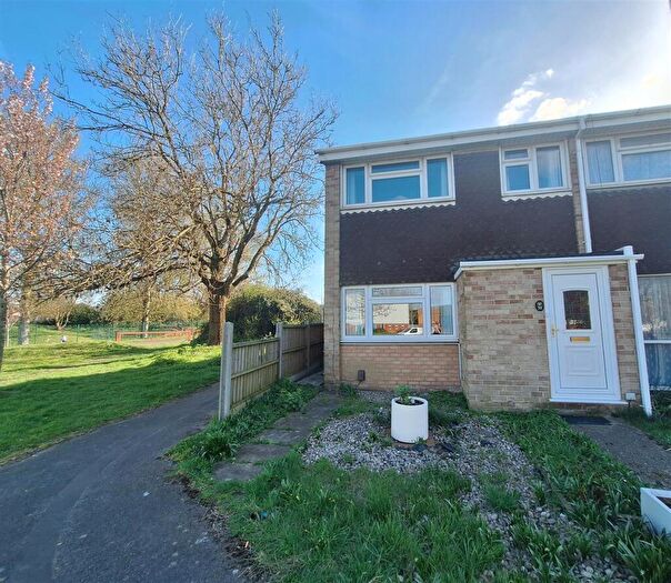 3 Bedroom End Of Terrace House To Rent In Barnwood Close, RG30