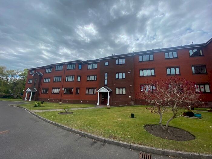 2 Bedroom Apartment To Rent In Park Avenue, Hesketh Park, PR9