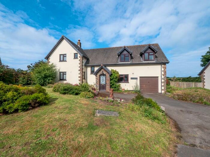 3 Bedroom Detached House For Sale In Chapel Close, Woodford, EX23