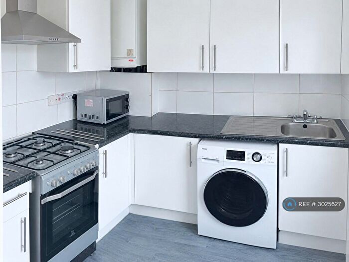 1 Bedroom Flat To Rent In Henry St, Reading, RG1
