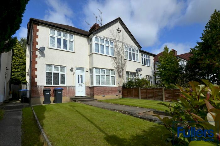 2 Bedroom Maisonette To Rent In Nestor Avenue, Grange Park N21