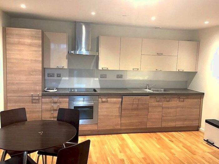 2 Bedroom Flat To Rent In Dancers Way, London, SE8