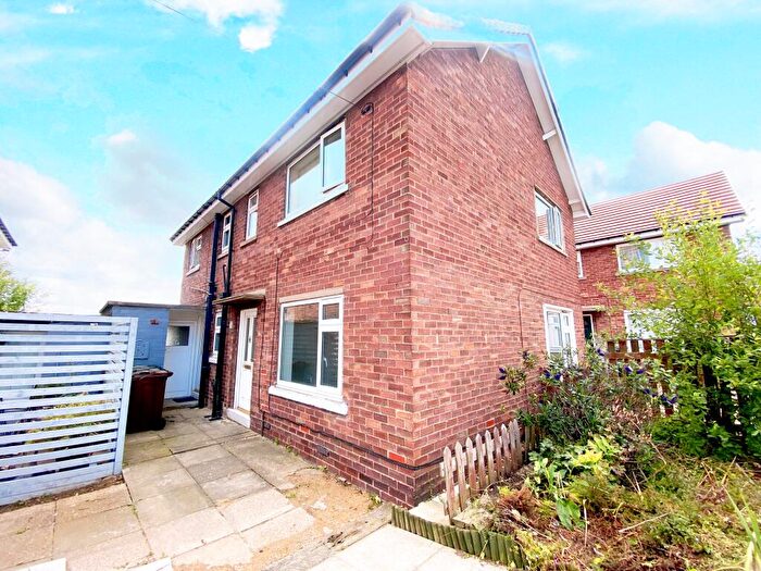 2 Bedroom Flat To Rent In Holywell Road, Kilnhurst, Mexborough, S64