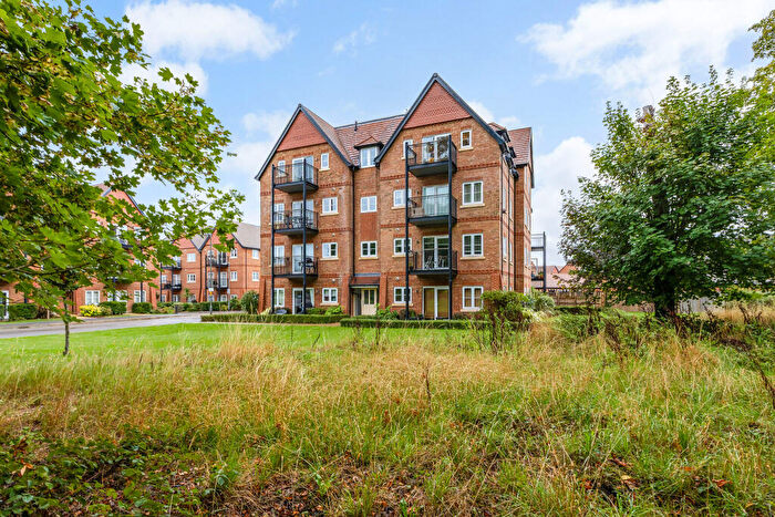 2 Bedroom Flat For Sale In Aspen Road, High Wycombe, HP10