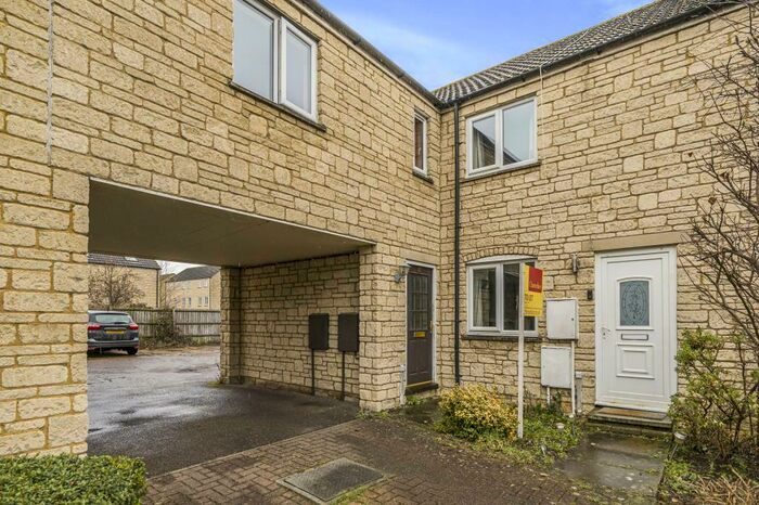 2 Bedroom Terraced House To Rent In Avocet Way, Bicester, OX26