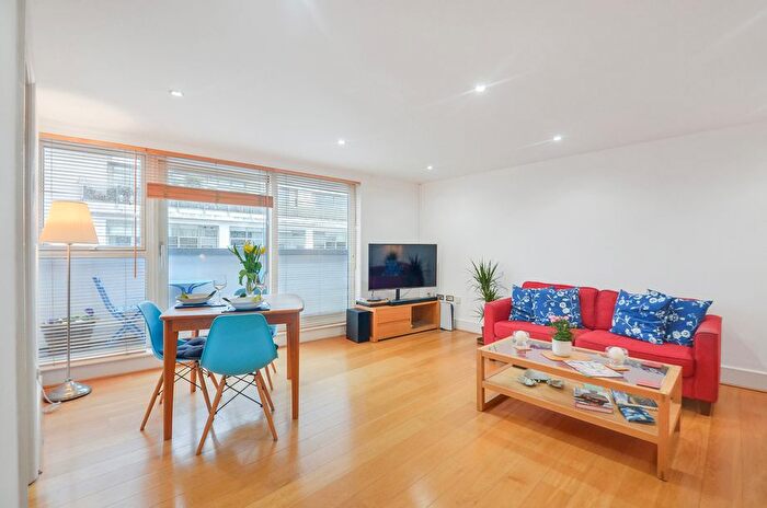 3 Bedroom Flat For Sale In Shepherdess Walk, London, N1