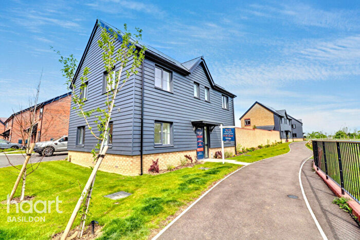 4 Bedroom Detached House For Sale In Maple Creek, Fobbing, SS17