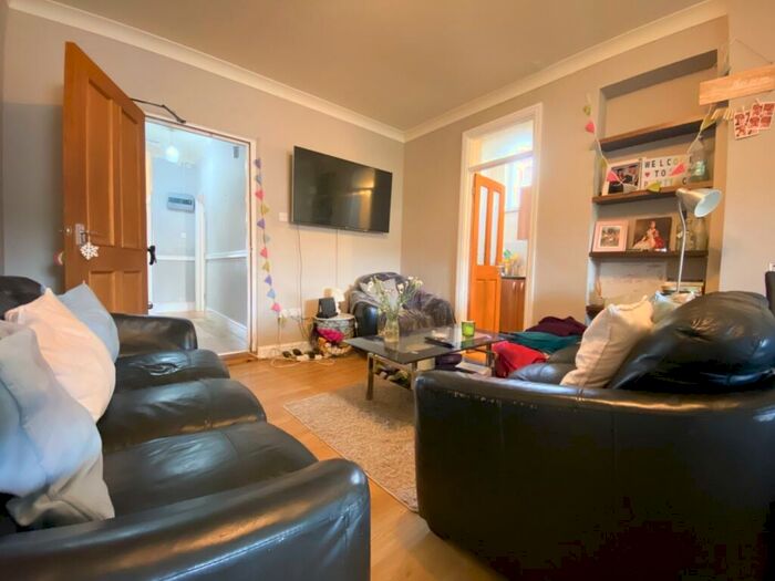 7 Bedroom Terraced House To Rent In Pentyrch Street, Cathays, CF24