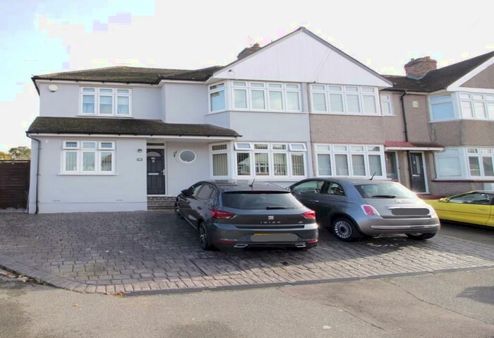 4 Bedroom End Of Terrace House To Rent In Murchison Avenue, Bexley, Kent, DA5