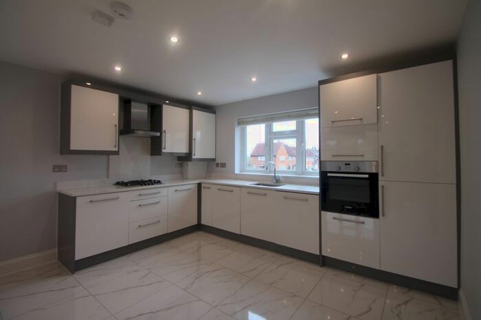 4 Bedroom Flat To Rent In St. Peters Road, Cowley, Uxbridge UB8