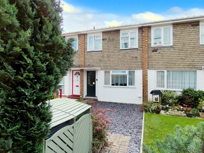 3 Bedroom Terraced House To Rent In Colebrook Road, Littlehampton, BN17