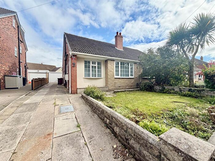 4 Bedroom Semi-Detached House For Sale In Springbank Crescent, Garforth, Leeds, LS25