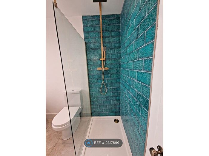 3 Bedroom Flat To Rent In Parkwood Road, Bournemouth, BH5