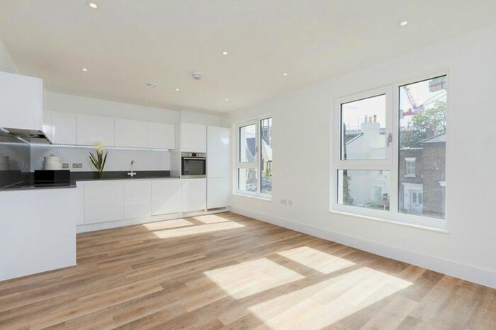 1 Bedroom Flat To Rent In Greenside Road, London, W12