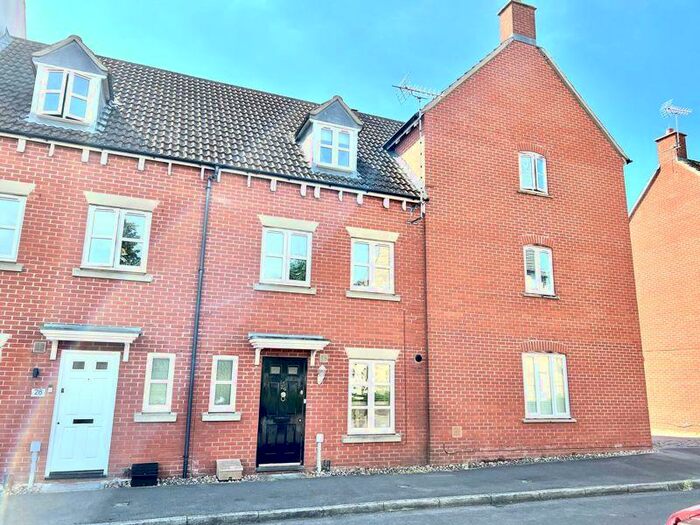 3 Bedroom Terraced House To Rent In Zander Road, Calne, SN11