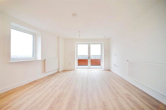 2 Bedroom Flat For Sale In Pintail Heights, The Hyde, London, NW9