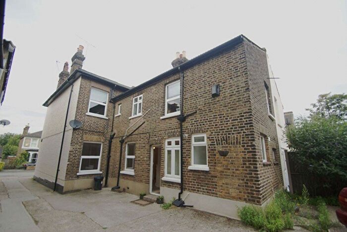2 Bedroom Maisonette To Rent In Eastern Road, Romford, Essex, RM1