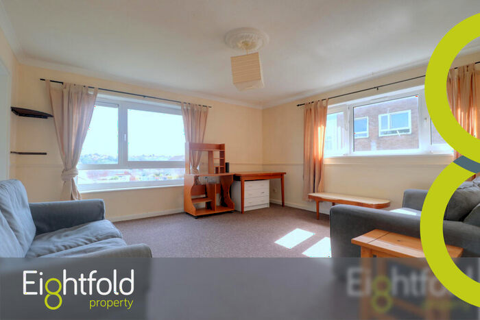 3 Bedroom Flat To Rent In Fitch Drive, Brighton, BN2