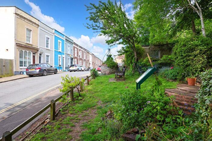 4 Bedroom Town House For Sale In Ambra Vale East | Cliftonwood, BS8