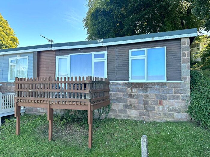 2 Bedroom Chalet For Sale In Sea Valley, Buck`s Cross, EX39