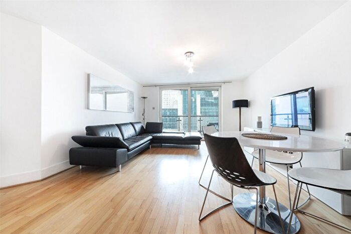 2 Bedroom Flat To Rent In Bridge House, St. George Wharf, Nine Elms, London, SW8