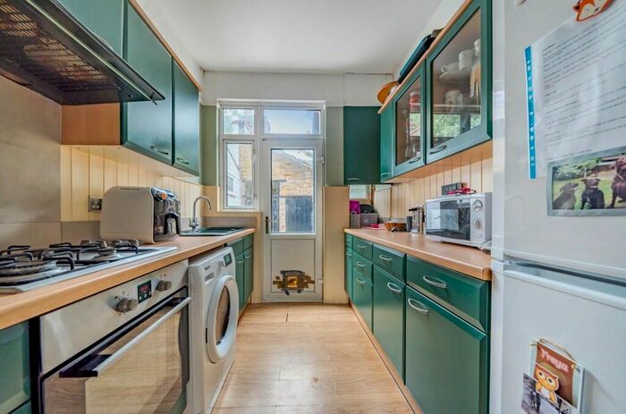3 Bedroom Terraced House To Rent In Westborough Road, Westcliff-On-Sea, SS0