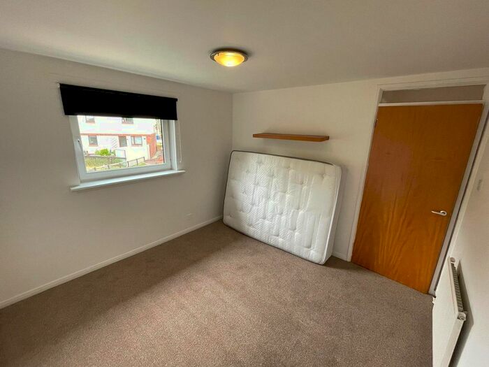 2 Bedroom Flat To Rent In , Leving Place, Livingston, EH54