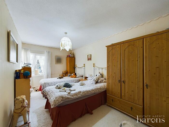 3 Bedroom End Of Terrace House For Sale In Bach Close, Brighton Hill, Basingstoke, RG22