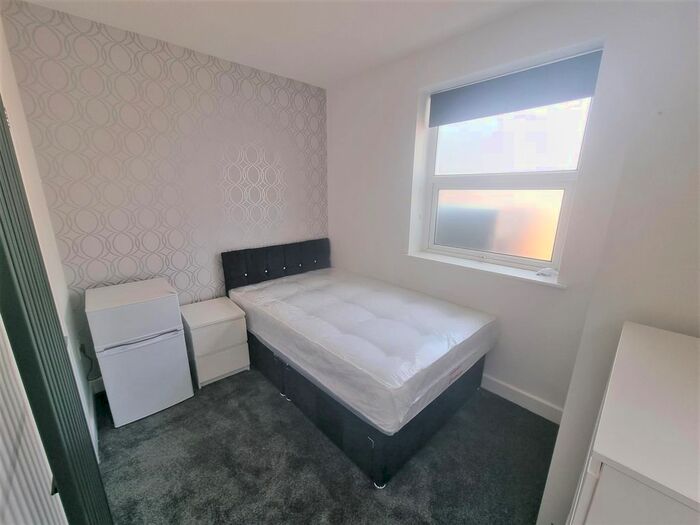 1 Bedroom Property To Rent In Ashburnham Road, Luton, Bedfordshire, LU1