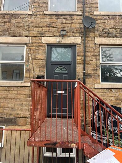 1 Bedroom Flat To Rent In Market Street, Heckmondwike, WF16