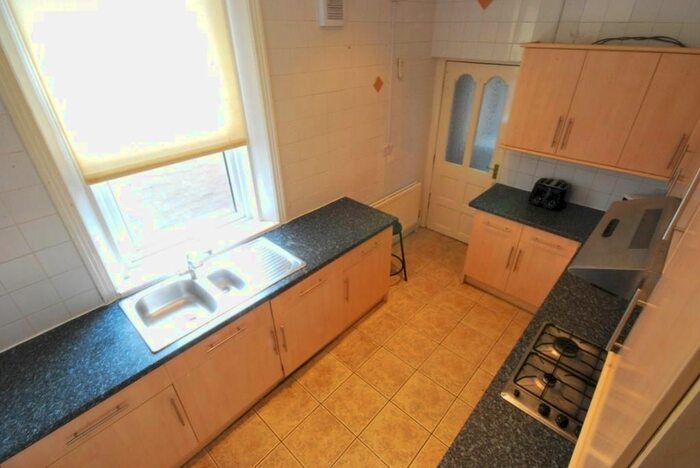 5 Bedroom Semi-Detached House To Rent In Albury Road, Newcastle Upon Tyne NE2