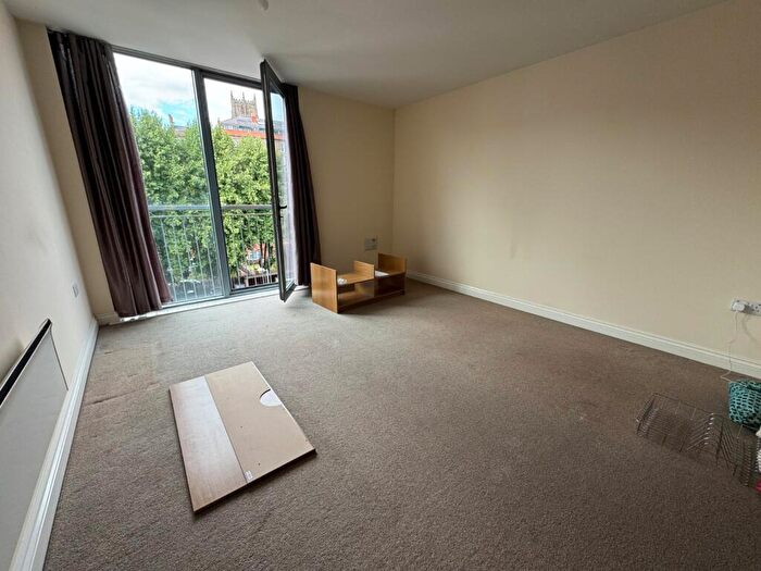 2 Bedroom Flat To Rent In Canal Street, Nottingham, Nottinghamshire, NG1