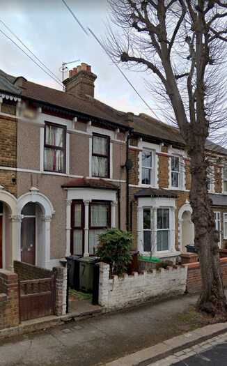 3 Bedroom Terraced House To Rent In Woodville Road, Leytonstone, E11