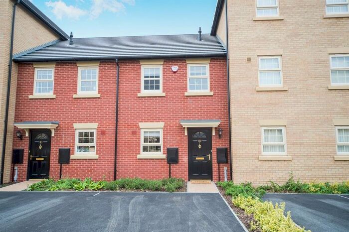 2 Bedroom Town House To Rent In Comelybank Drive, Mexborough, S64