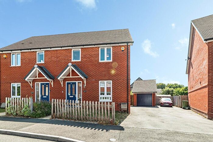 3 Bedroom Semi-Detached House For Sale In Saunders Way, Basingstoke, RG23