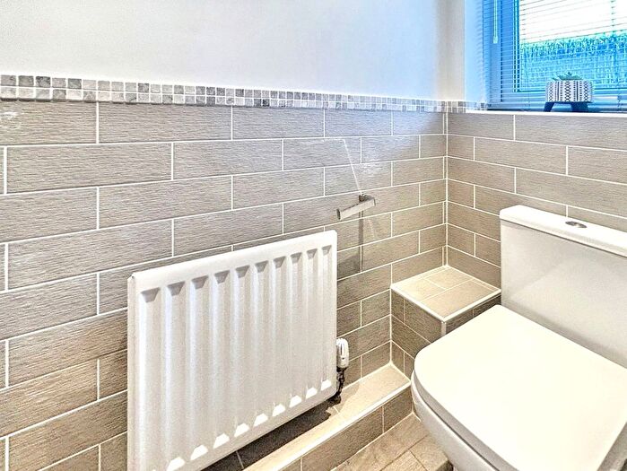 4 Bedroom Link Detached House For Sale In Oakley Close, Annitsford, Cramlington, NE23