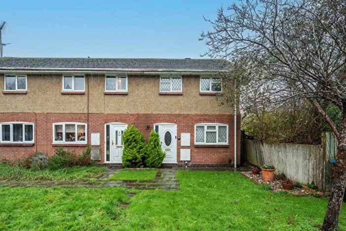 3 Bedroom End Of Terrace House For Sale In Meadowbrook, Tring, HP23