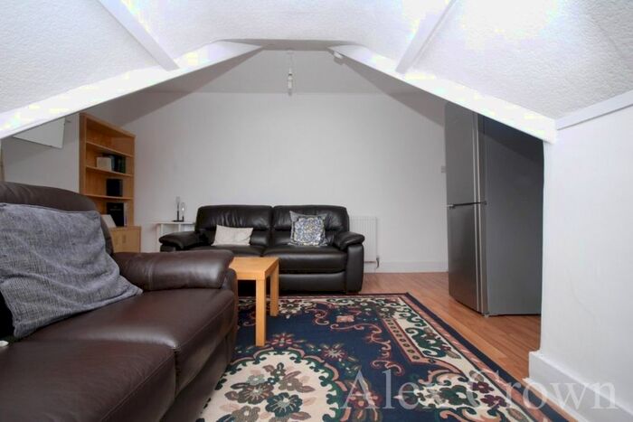 1 Bedroom Flat To Rent In Berkeley Road, London, N8