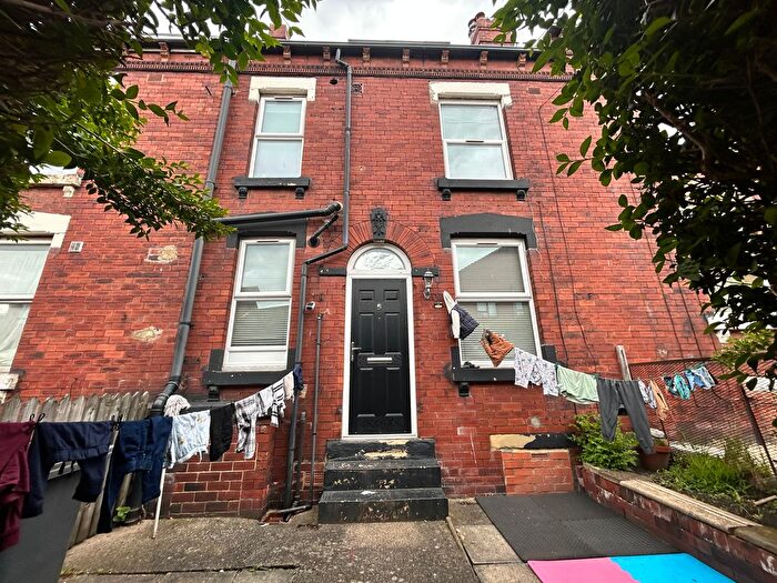2 Bedroom Terraced House For Sale In Banstead Street West, Harehills, Leeds, LS8