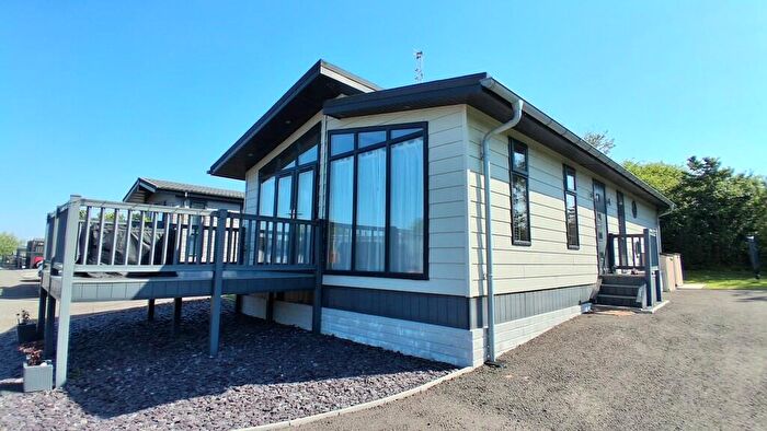 2 Bedroom Park Home For Sale In Kewstoke, Weston-super-Mare, BS22