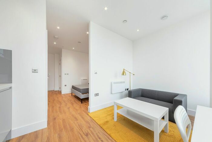 Studio To Rent In Westgate House, West Gate, London, W5
