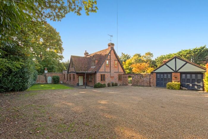 4 Bedroom Flat To Rent In Golden Ball Lane, Maidenhead, SL6