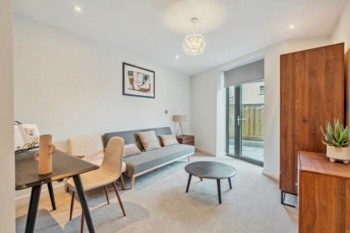 3 Bedroom Flat To Rent In Preston Road, Harrow, HA3