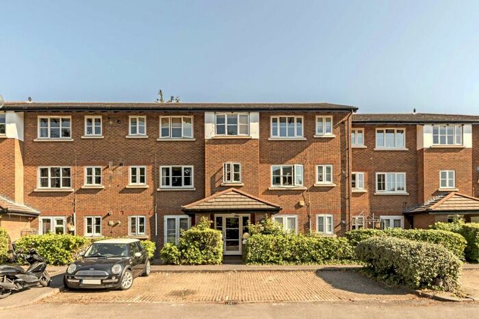 1 Bedroom Flat To Rent In Kingsworthy Close, Kingston Upon Thames, KT1