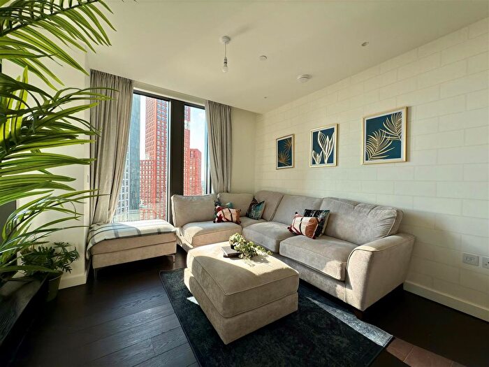 2 Bedroom Flat To Rent In Bondway, London, SW8