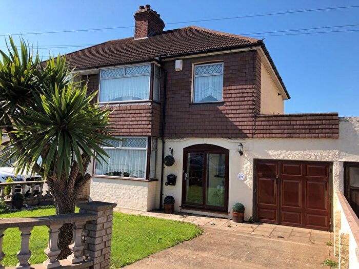 3 Bedroom Semi Detached House For Sale In Brampton Road, Bexleyheath, DA7