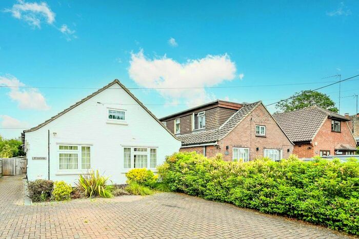 2 Bedroom Bungalow To Rent In Ockham, Ockham, GU23