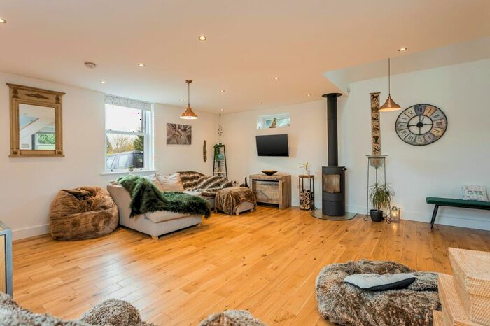 2 Bedroom Cottage For Sale In School Lane, Danehill, RH17