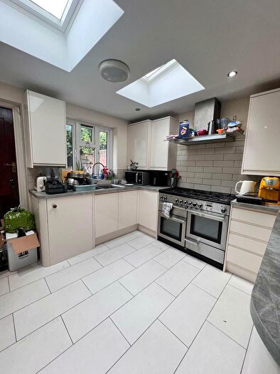 4 Bedroom Terraced House To Rent In Grand Walk, Solebay Street, Mile End, London, E1