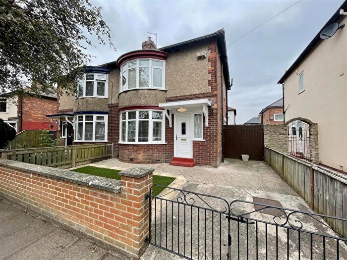 2 Bedroom Semi-Detached House For Sale In Hirst Grove, Darlington, DL1